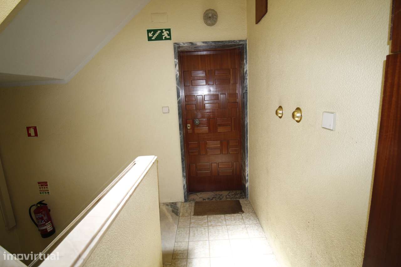 Apartamento T2 em Algueirão-18