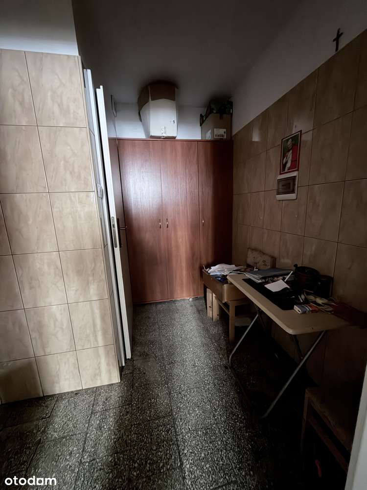 NA SPRZEDAŻ DWA LOKALE UŻYTKOWE Z POTENCJAŁEM – DO GENERALNEGO REMONTU-4