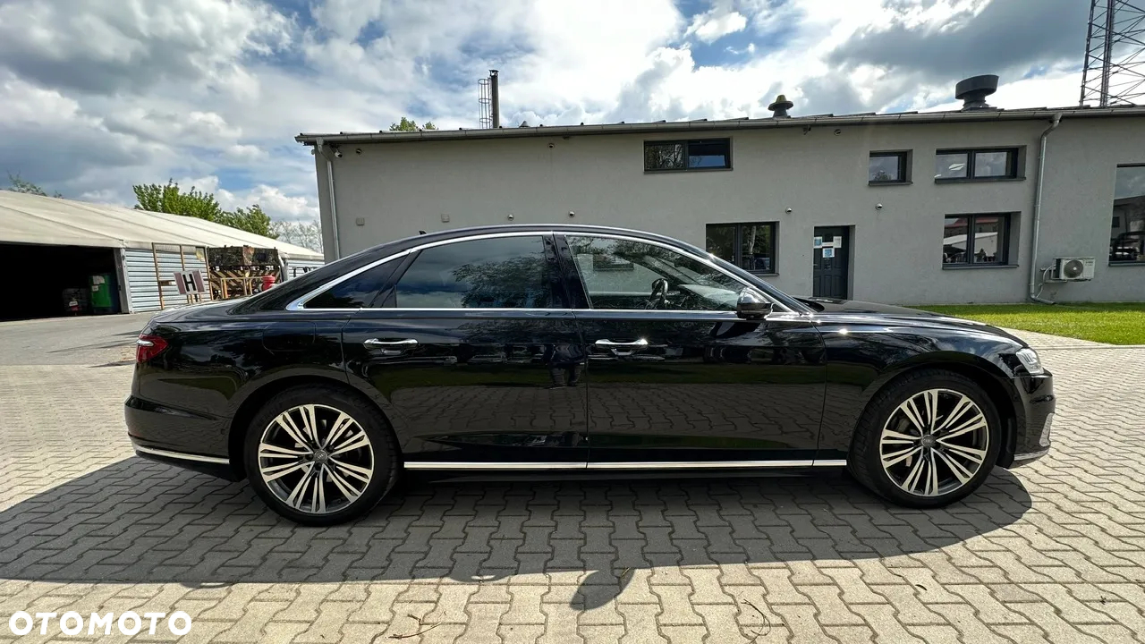 Audi A8 - 4