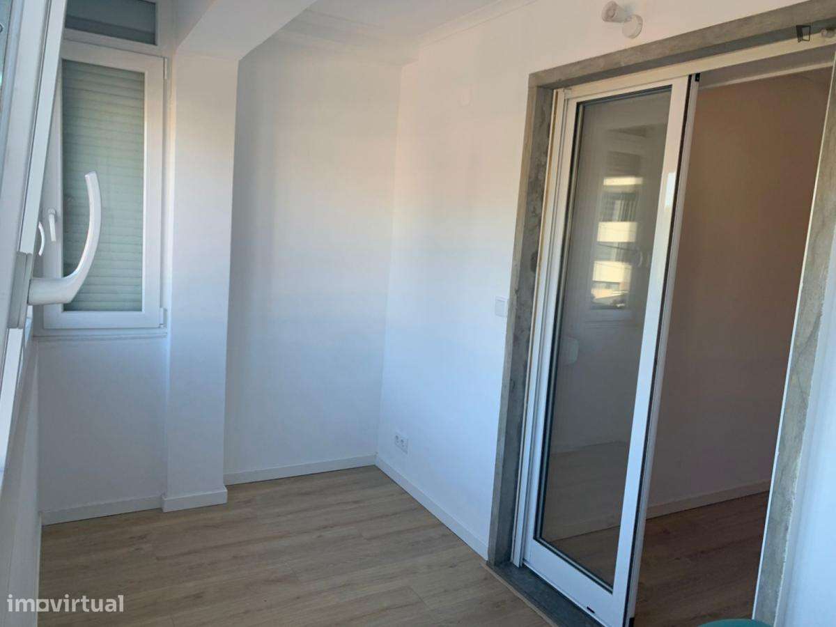 Quarto - localizado em Oeiras Lisbon - Grande imagem: 3/6