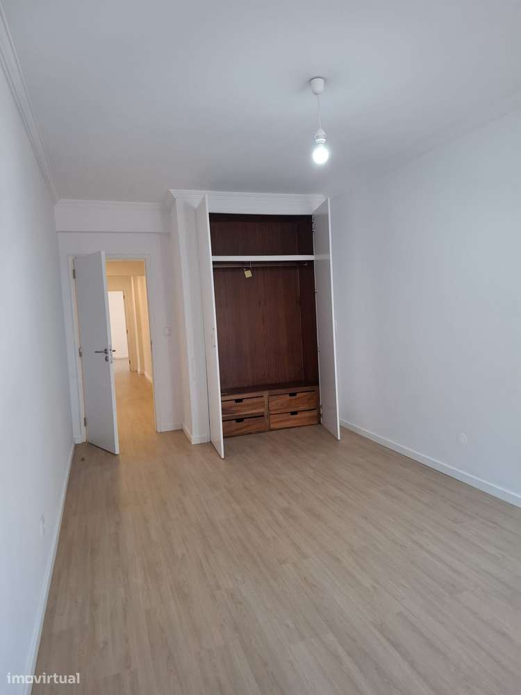 Apartamento T2 com elevador em Sintra-9