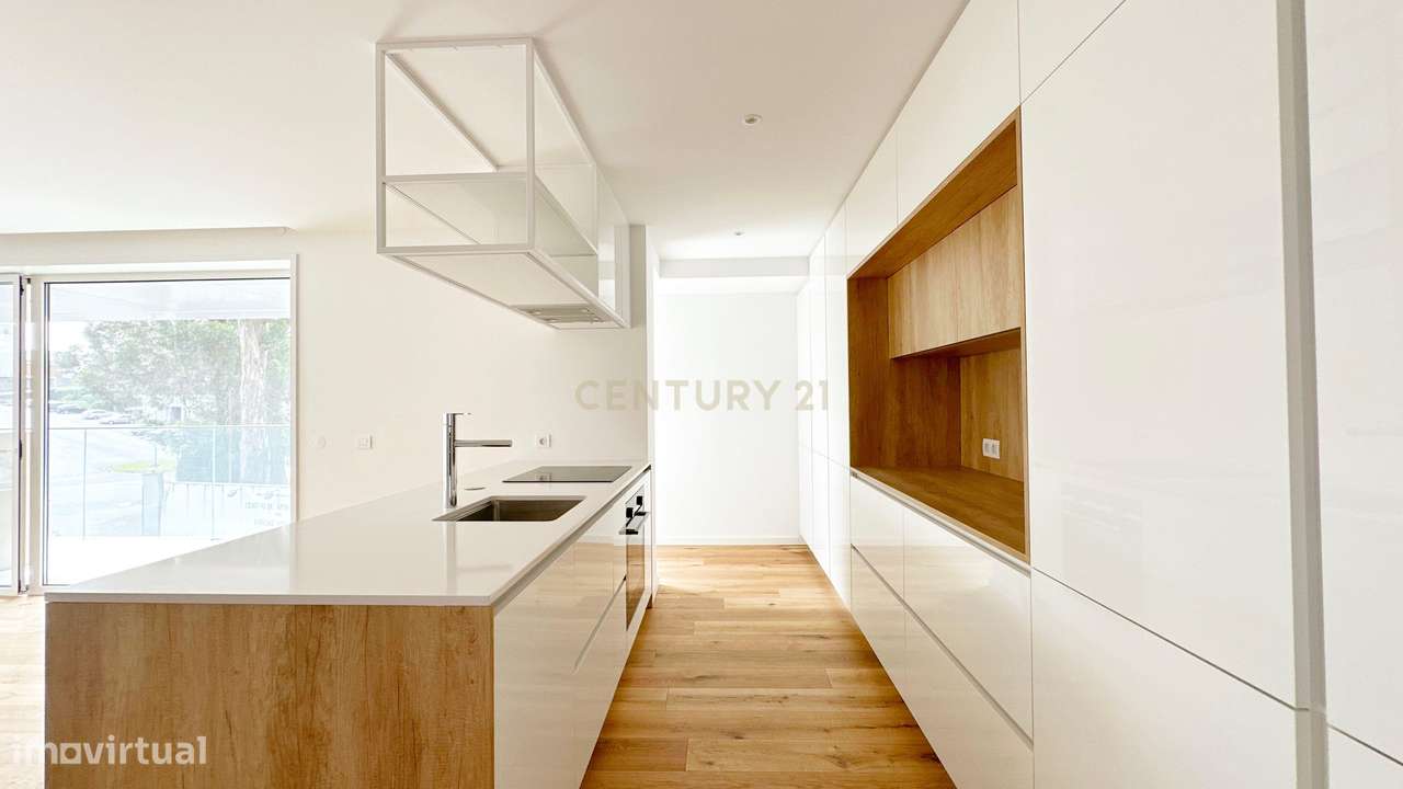 Apartamento T3 com varanda - Condomínio MUT - Arca D`água - Grande imagem: 3/37