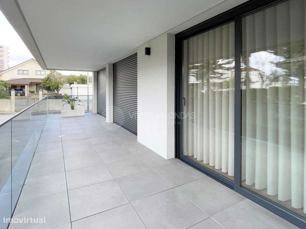 Apartamento T3 Semi Novo, com varanda/terraço e lugar de garagem - Grande imagem: 4/14