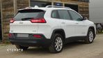 Jeep Cherokee - 4