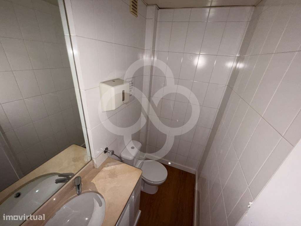 Escritório remodelado com wc e kichenette em edifício de escritório...-10