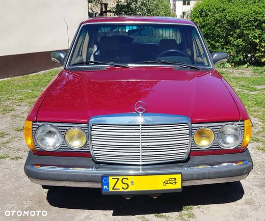 Mercedes-Benz W123 - 2