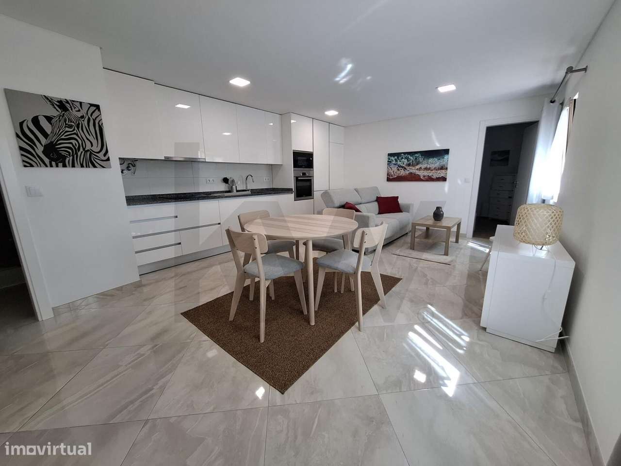 Viver a Ericeira: T1 Moderno e Mobilado no Centro Histórico - Grande imagem: 2/17