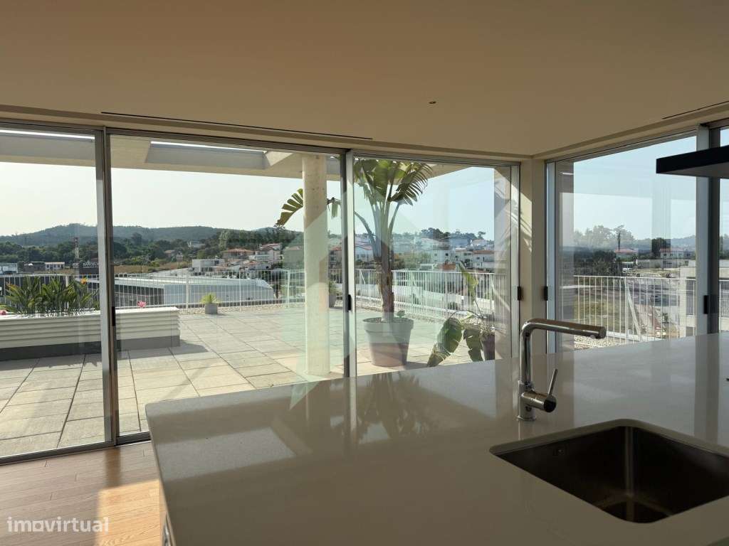 Apartamento T4 com vistas únicas em Barcelinhos, Barcelos.-39
