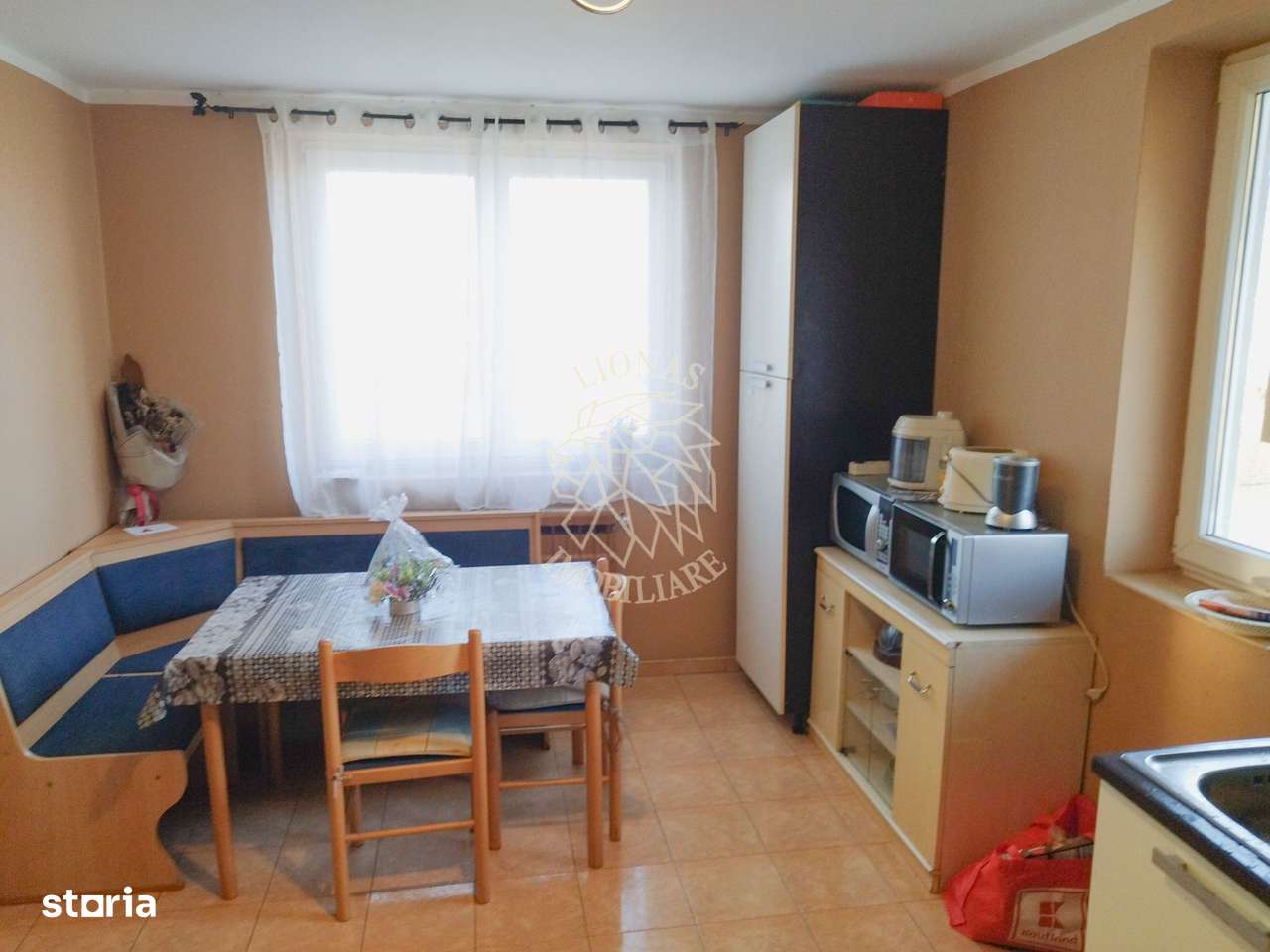 Oportunitate investitie! Casa 420 mp+balcoane-terasa 28 mp-Zavoaie - Imagine principală: 3/8