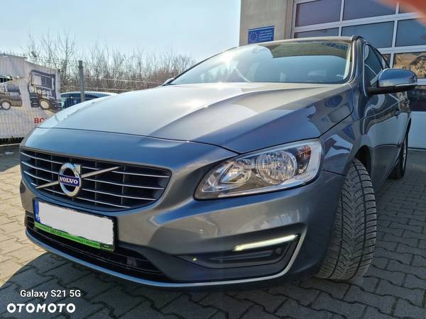 Volvo V60 D3 Geartronic Momentum - 2