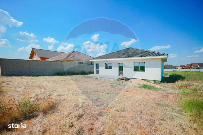 Casă cu 4 camere de vânzare în Sântandrei-10