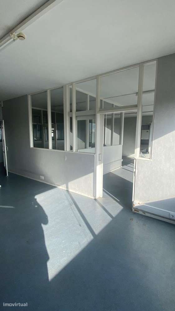 Escritório de 447m², com privilegiada vista, no Centro do Porto-31