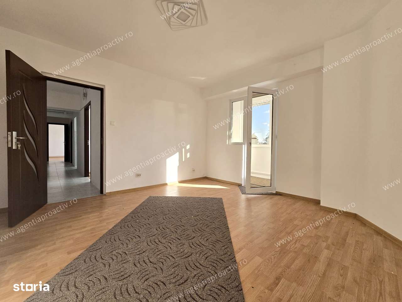 Apartament cu 4 camere, vedere spre Dunăre - Imagine principală: 4/10
