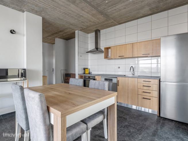 Moradia bifamiliar com duas frações T2, rooftop com piscina e uma v...-19