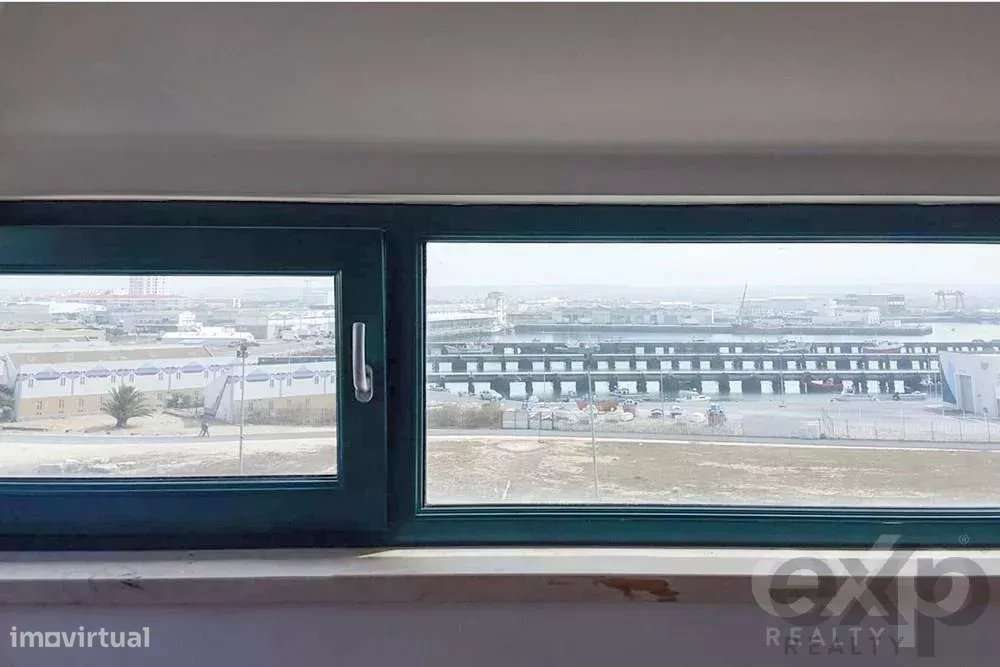 moradia unifamiliar habitacional ou serviços de 249 m2- 1ª linha mar--16