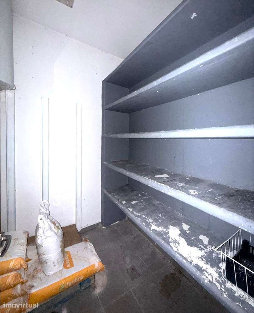 Estabelecimento comercial em Esmoriz-23