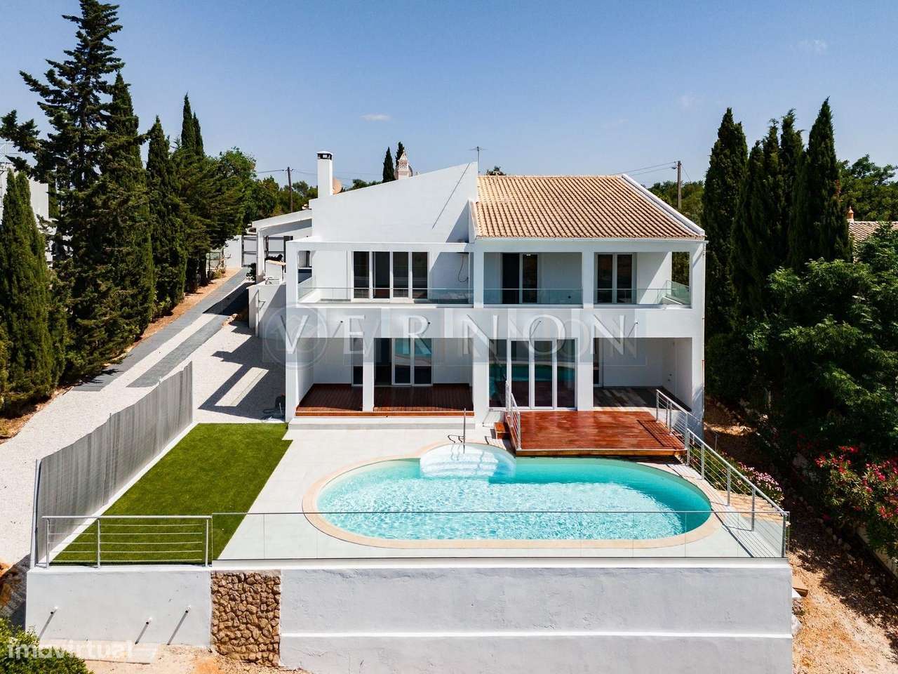 Moradia Renovada T4 com Vista Rio Arade, Piscina e 2.450 m² de Terreno-0