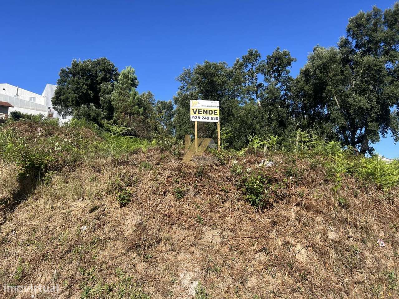 Terreno de gaveto para construção com 450m2 - Grande imagem: 1/4