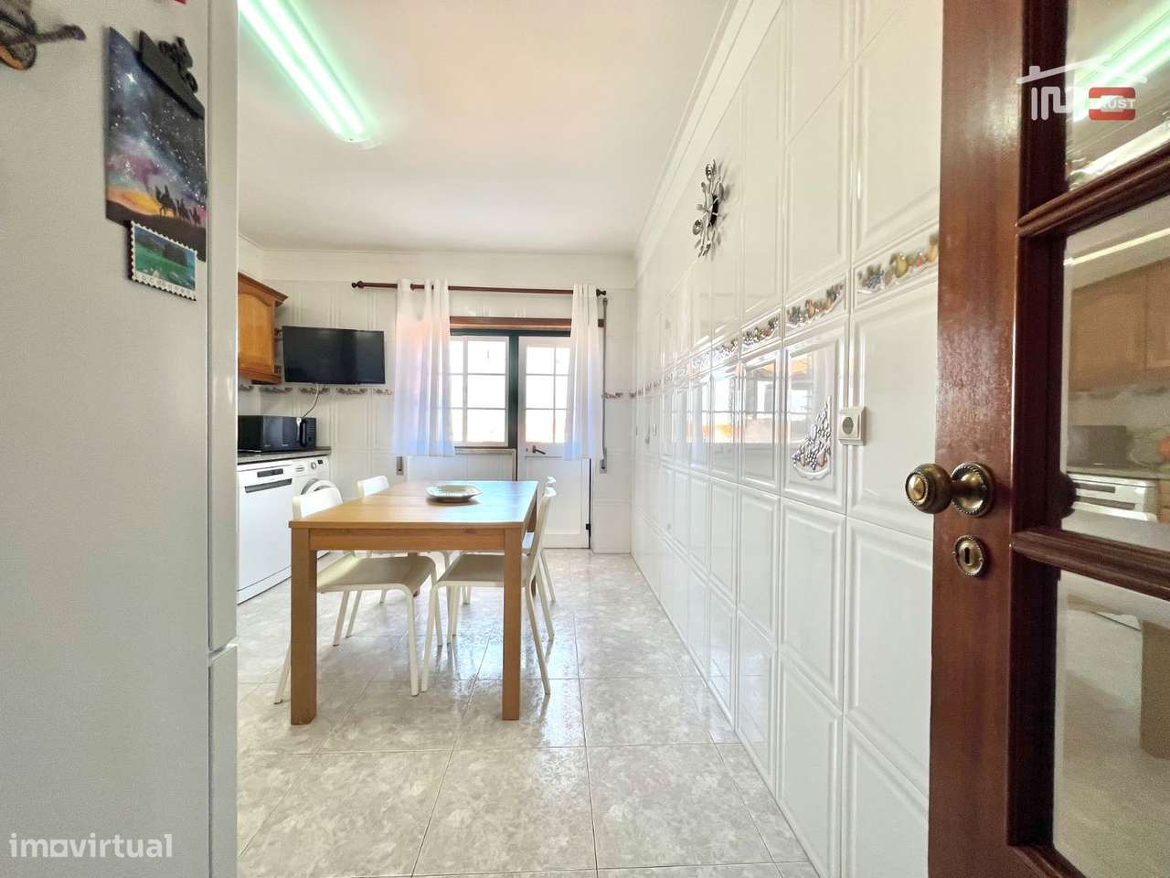 Apartamento T3 - 2ºandar, 2 Varandas, Lareira, Coz semi- Equipada, ... - Grande imagem: 5/28