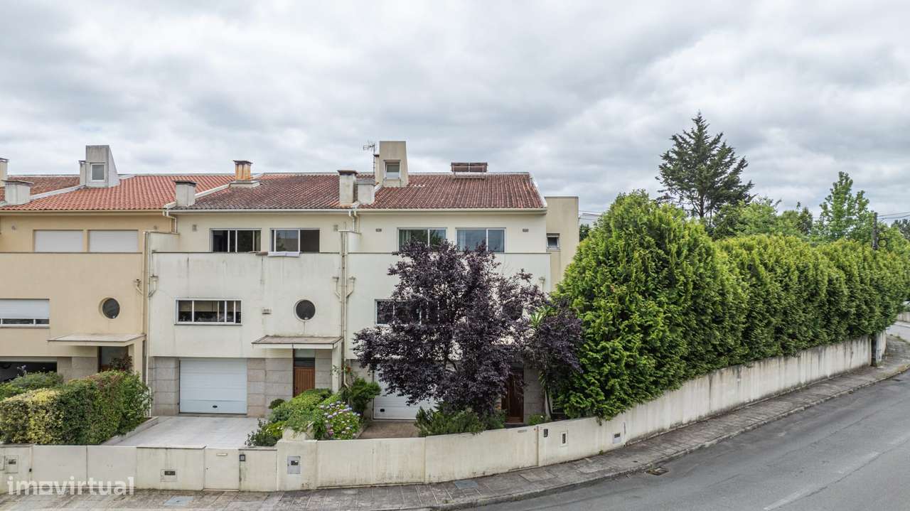 Moradia T5+1 no Centro de Braga, Nogueira-40