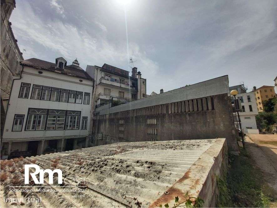 excelente prédio na Av. Emidio Navarro, junto ao Parque da Cidade-54