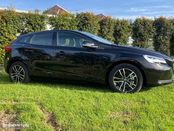 Volvo V40 2.0 D3 Momentum - 2