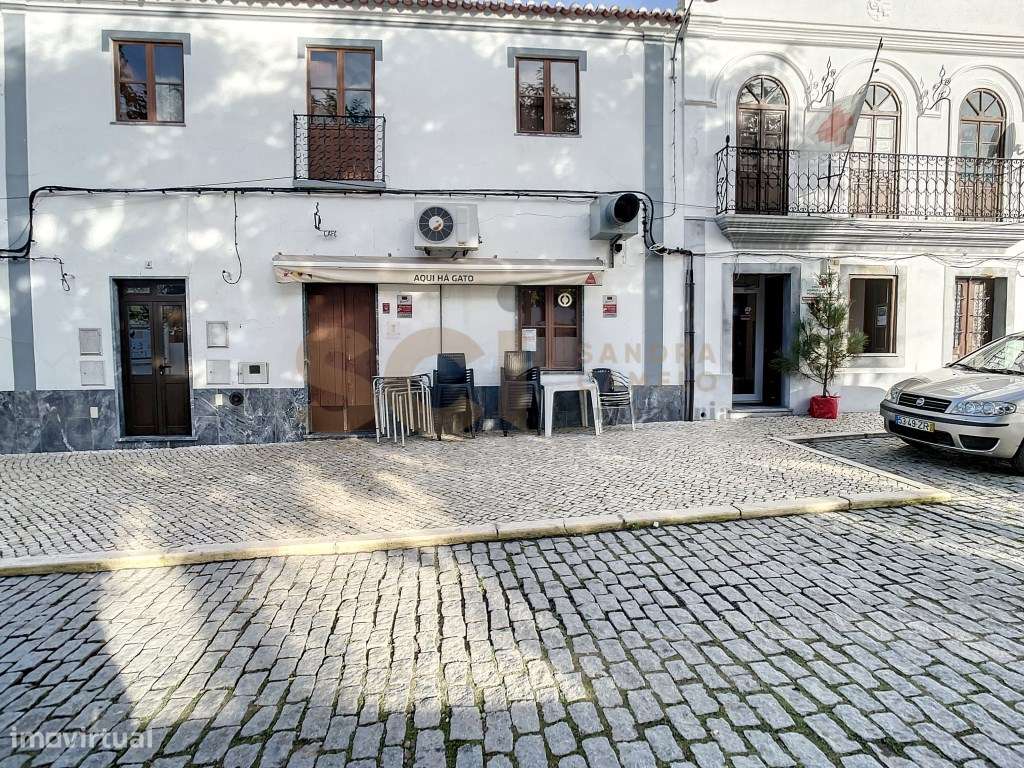 Café no coração da zona histórica de Safara, junto à igreja, com cl... - Grande imagem: 3/17