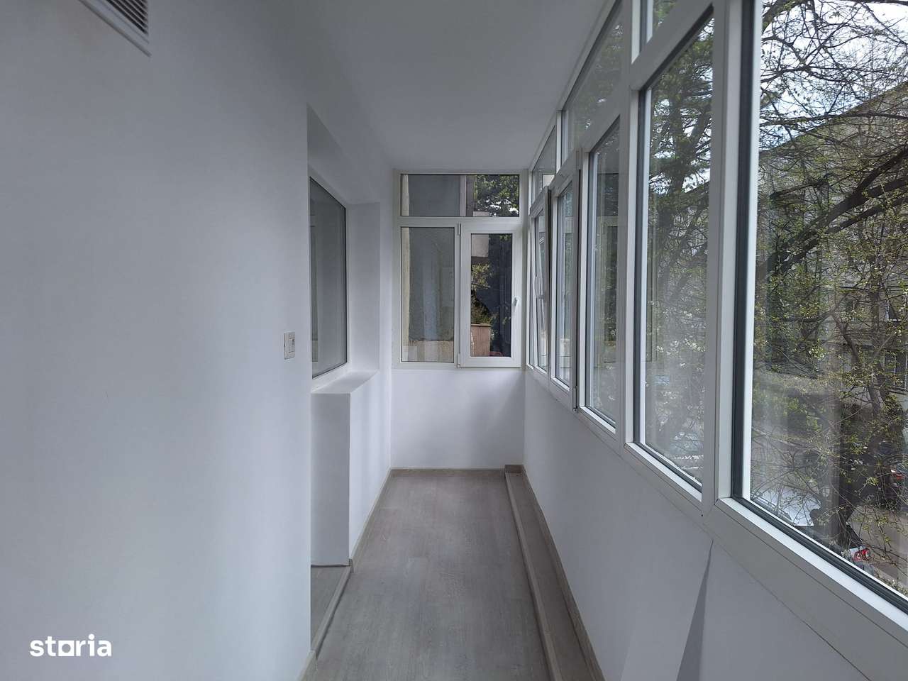 Apartament 3 camere decomandate,renovat,etaj 1,Piata Sud-8