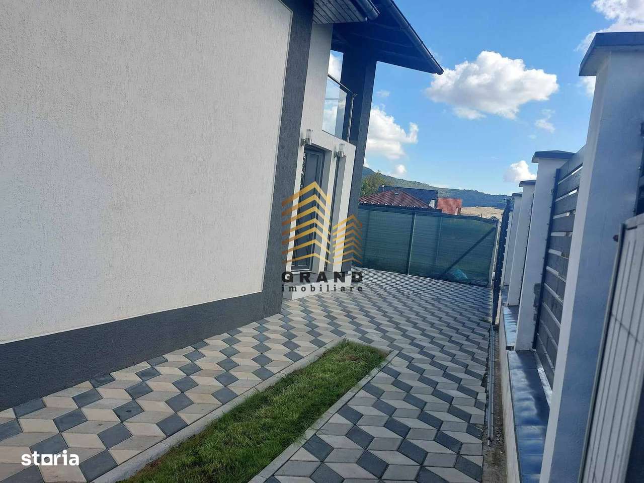 CASA ~ DE VANZARE - Imagine principală: 4/12