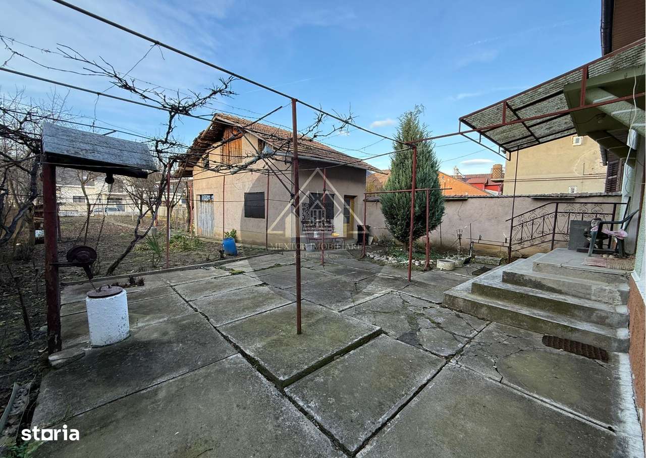 Casa de 5 camere, Semi-Central, Medias-2