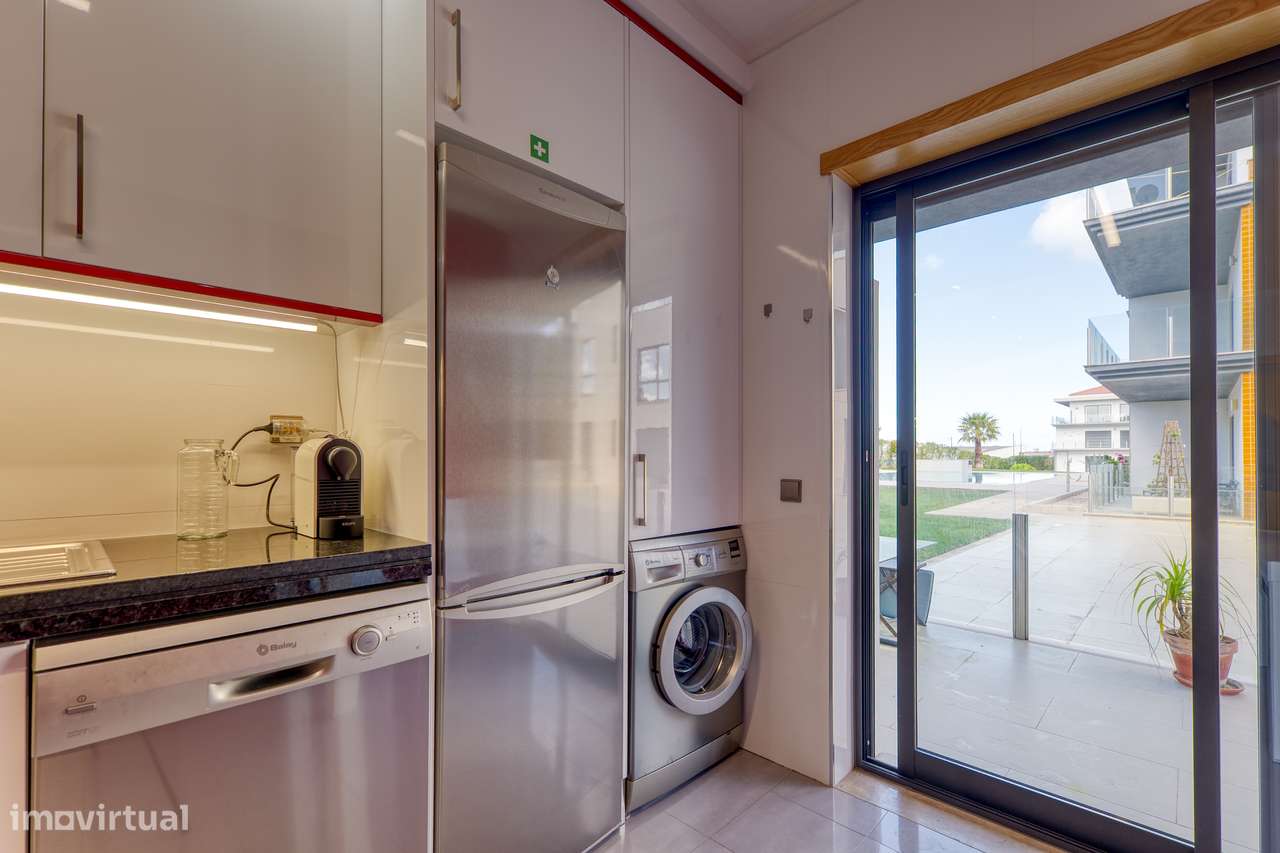 Apartamento T2, piscina e lugar de estacionamento - S Martinho Porto-14