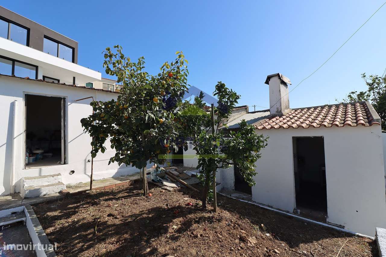 Moradia V3 com garagem e anexo  – Concelho Torres Vedras-32