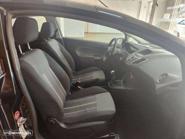 Ford Fiesta 1.4 TDCi Titanium - 28