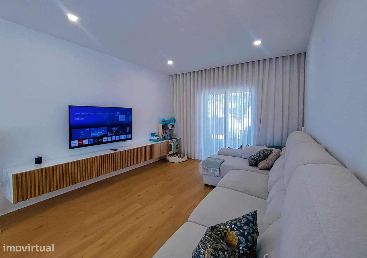 Moradia T3 em Primeira Linha de Mar em Cepães, Esposende-11