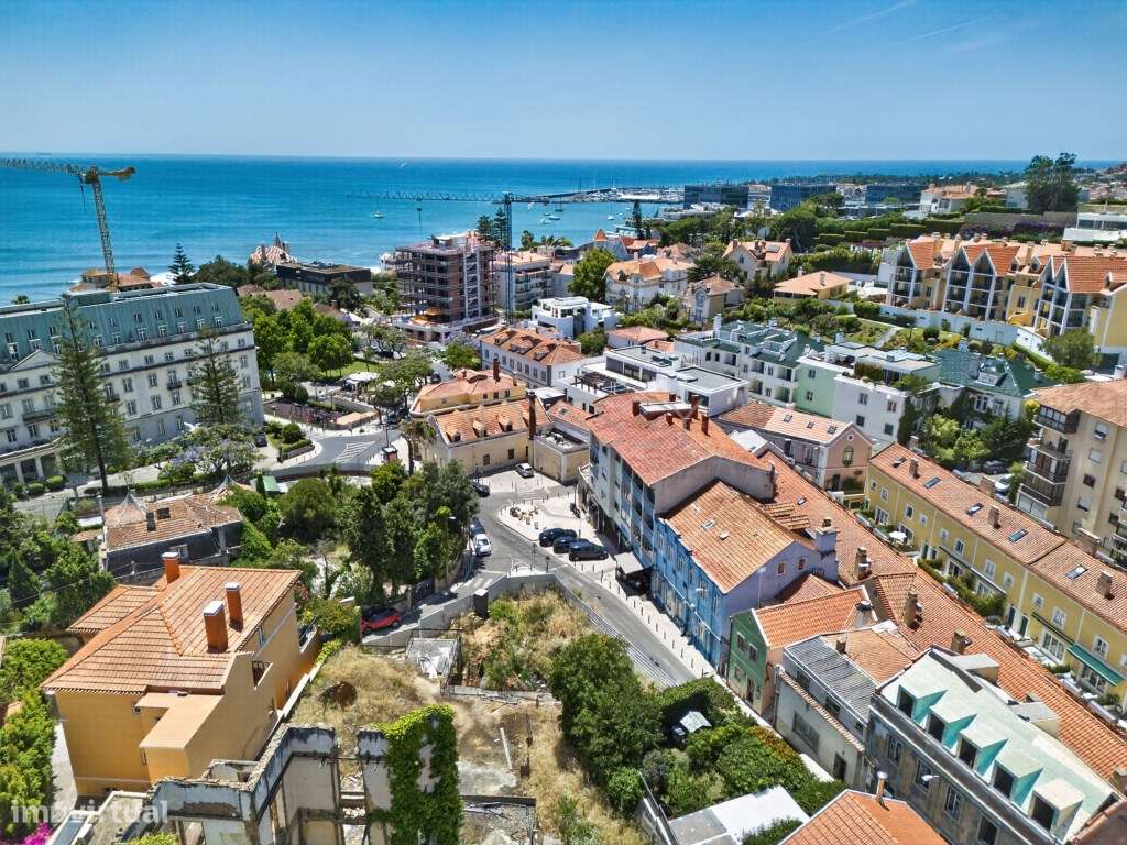 Edifício Residencial Renovado com Múltiplos Espaços Habitacionais I...-39