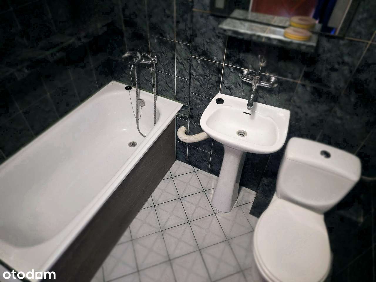 Bezczynszowe - 2-pokojowe - garaż- ogródek- pomieszczenia gospodarcze-7