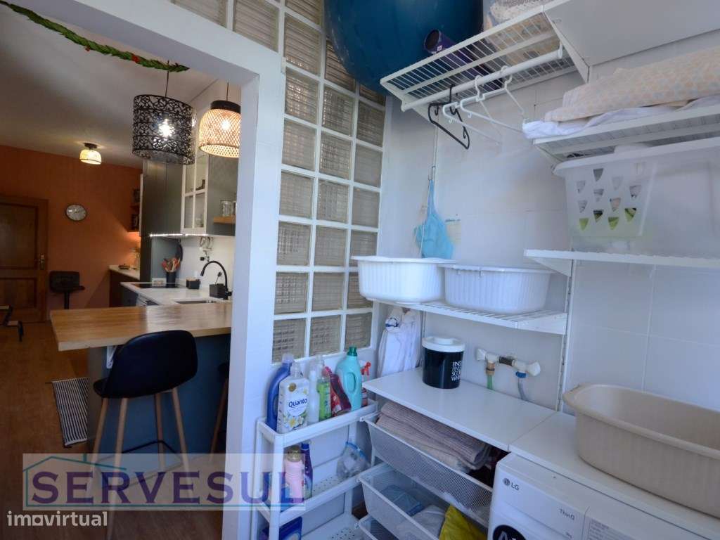 Excelente Oportunidade de Investimento! 1º Andar Duplex de uma Casa...-6