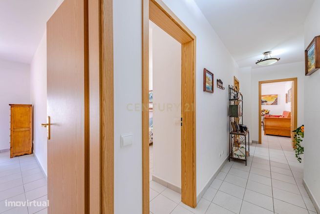 Apartamento T2 - Oportunidade Única a 5 Min da Praia da Rocha!-24