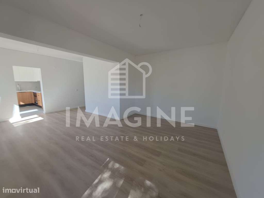 Apartamento T2 Remodelado e equipado em Setúbal-22