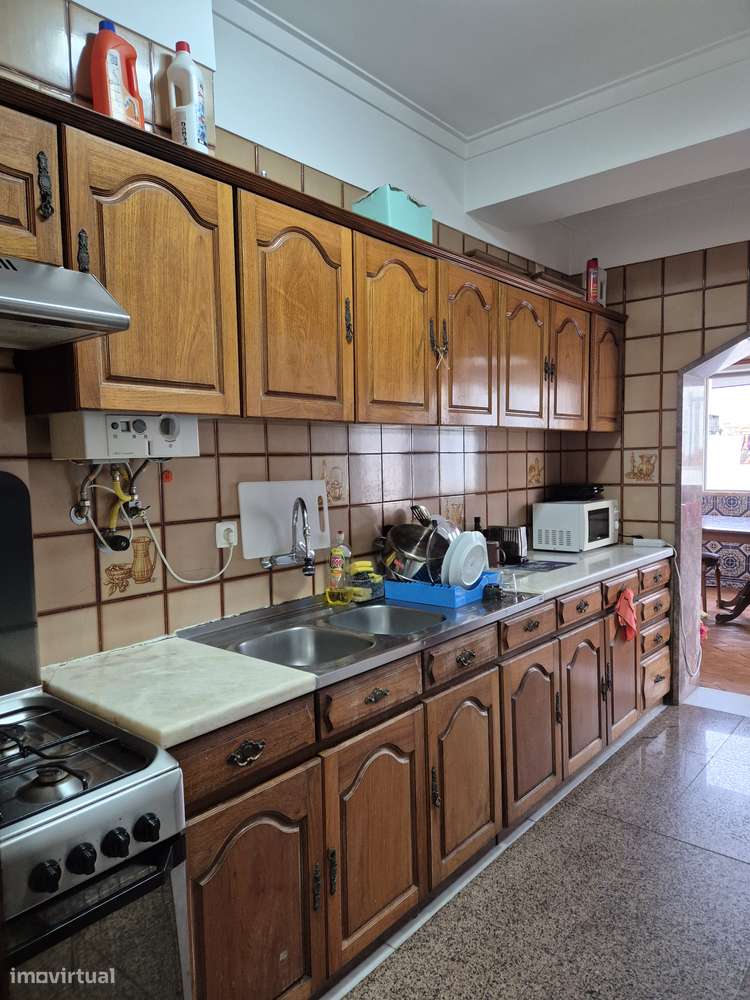 Quarto no centro de Mem-Martins - Grande imagem: 4/8