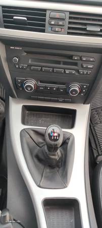 BMW 318 d Touring - 8