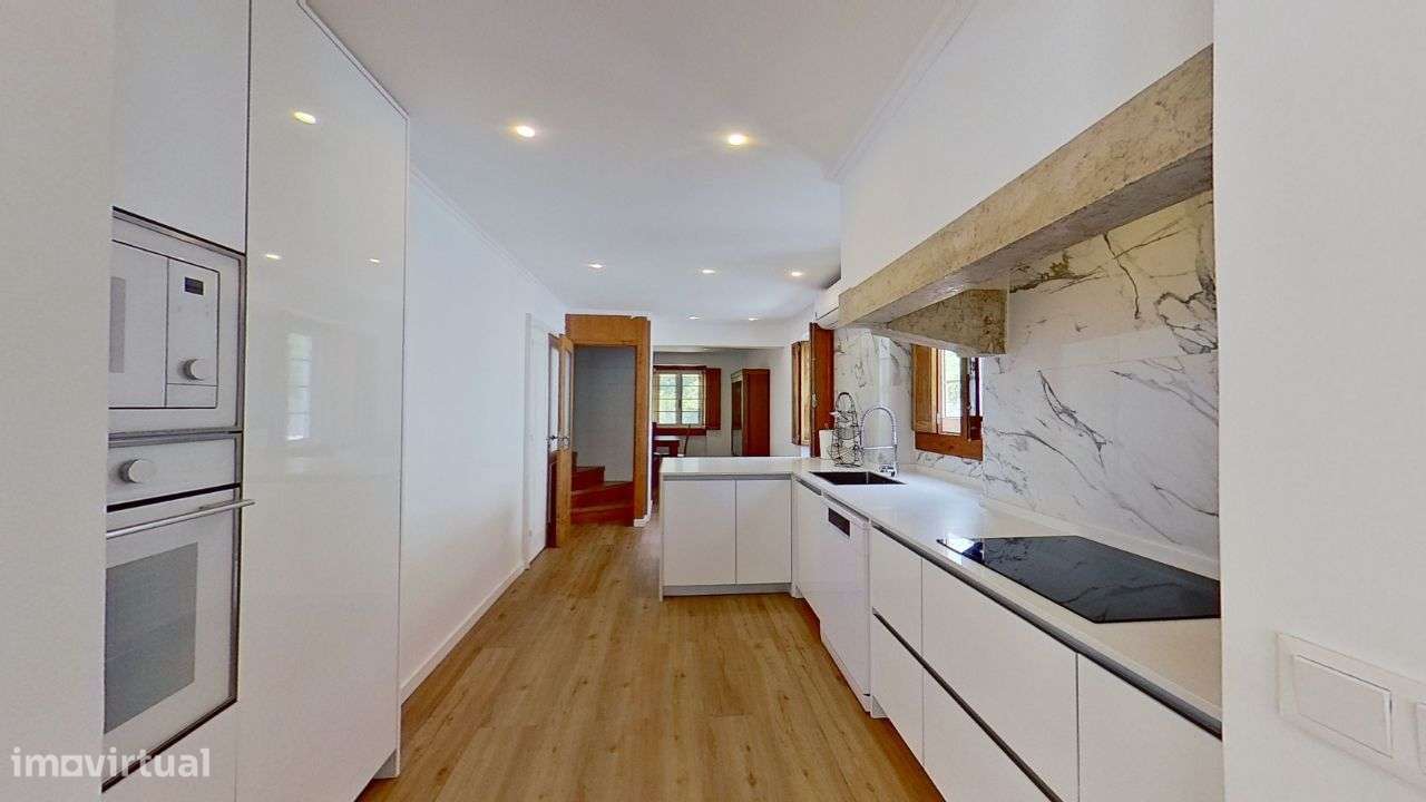 Moradia em Massamá, Rua Direita (tem anexos T-0 e T-2 independentes) - Grande imagem: 5/35