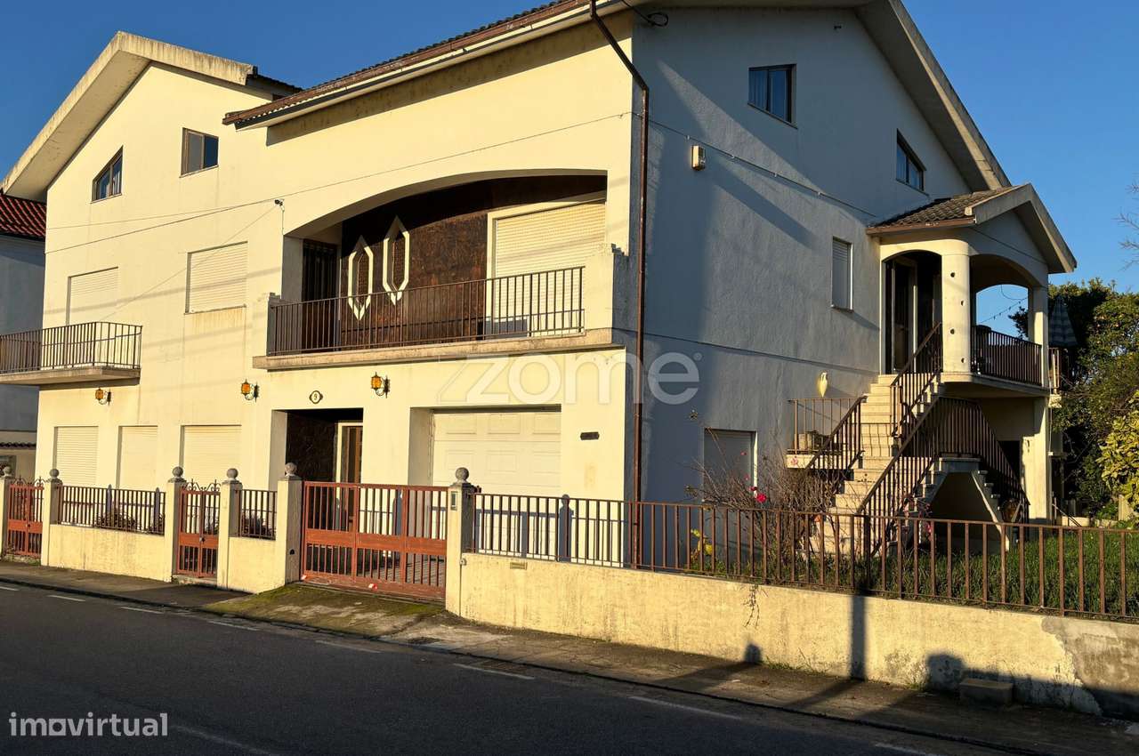 Moradia Individual T7 localizada em S. Pedro da Torre - Grande imagem: 2/21