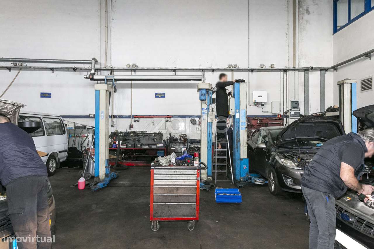 Oficina Automóvel Equipada e armazém para venda em Baguim do Monte-5