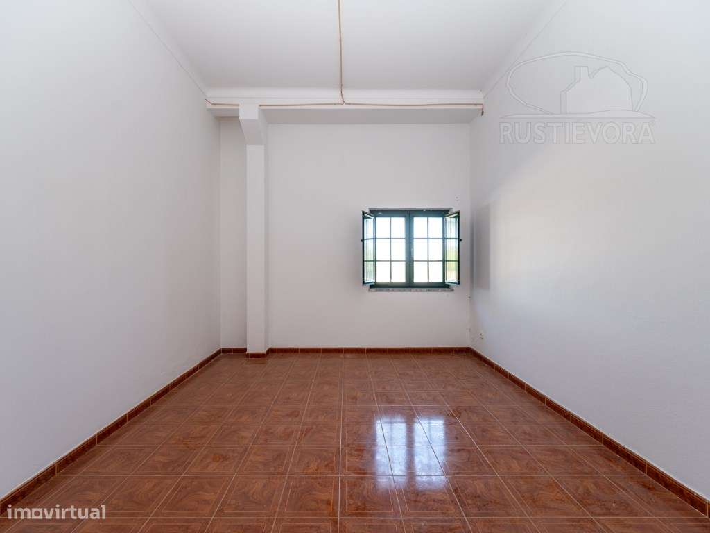 Quinta com armazém de 3 pisos-19