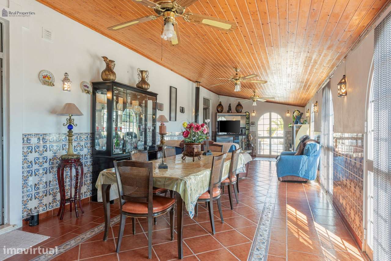 Encanto Algarvio – Moradia Térrea Isolada com Piscina e Jardim-11