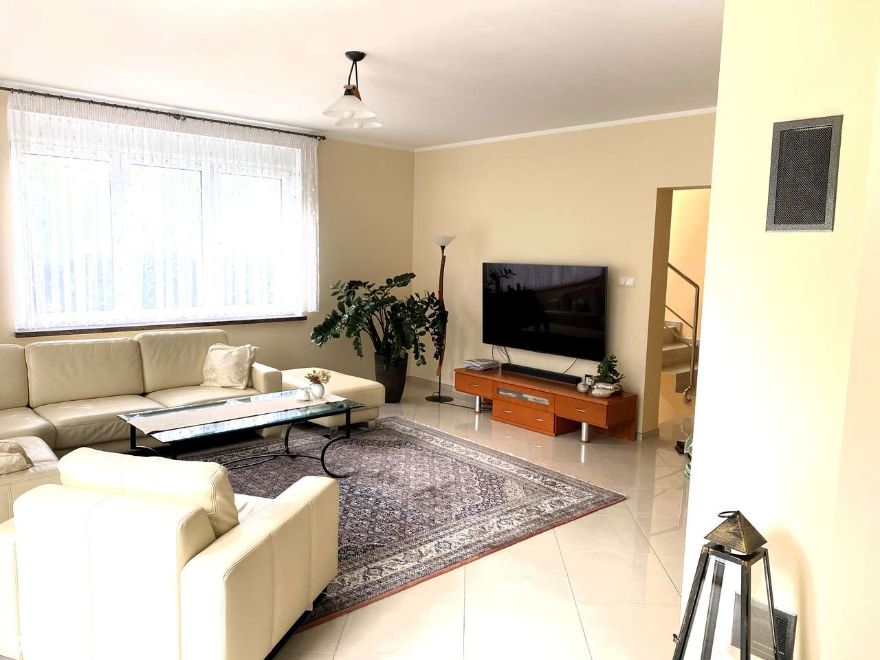 Podolany komfortowa willa miejska z ładnym ogrodem - Pełny obrazek: 2/18