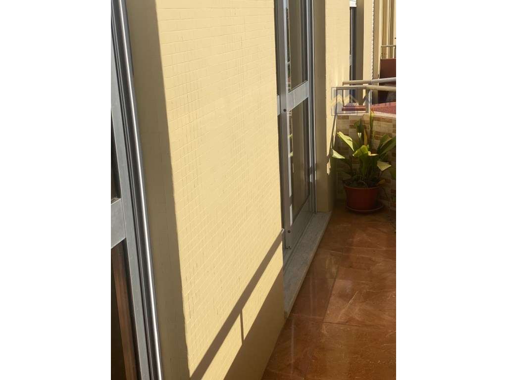 Apartamento T2 junto estação CP Valadares-11