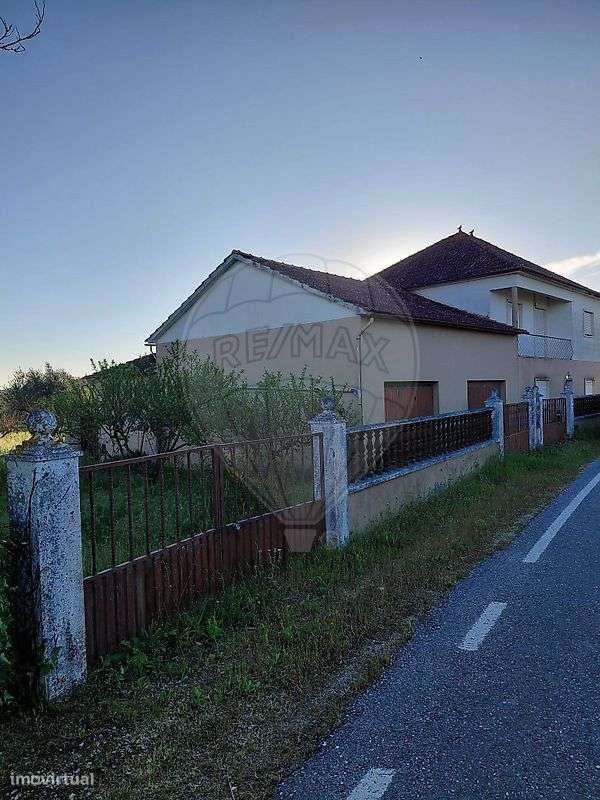 Moradia T6 para venda-27