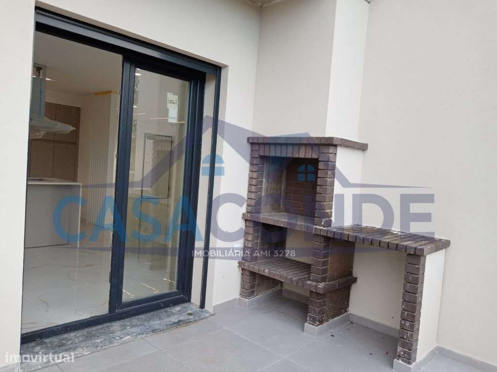 Moradia Isolada Duplex C/Piscina-50